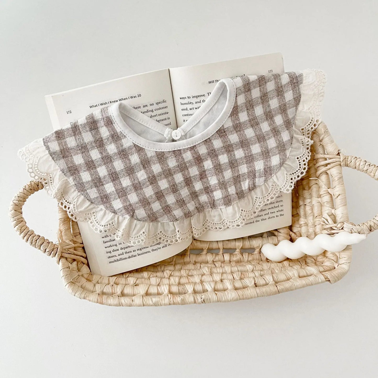 New Newborn Girl Baby Cotton Linen Lace Ruffle Bibs Infant Plaid Burp Cloths Fake Collar